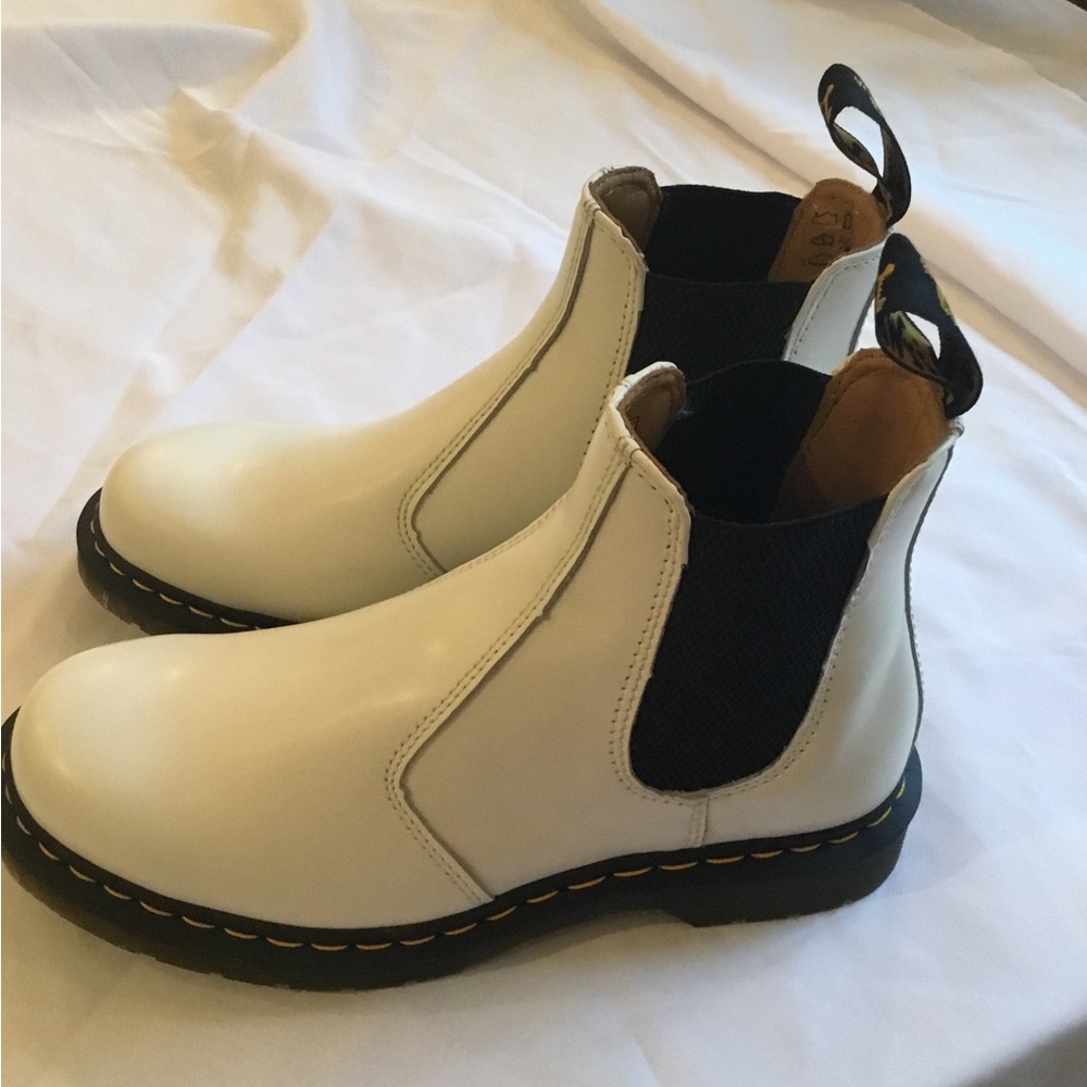 Dr Martens Air Wair pull on boots White Leather Chelsea Boots